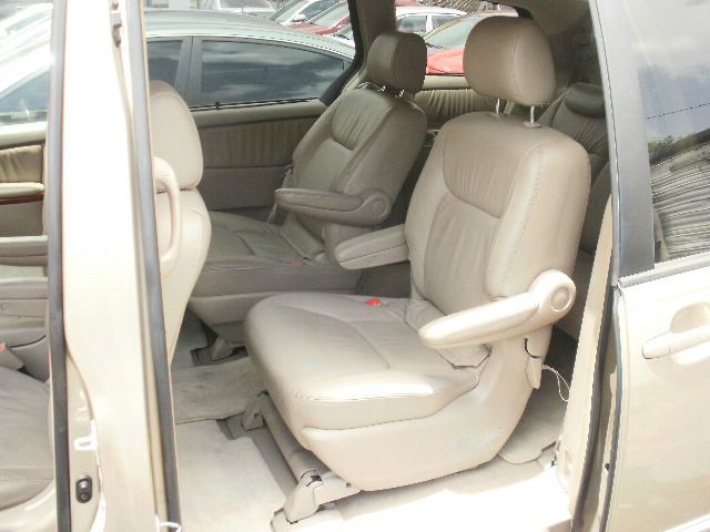 Toyota Sienna Eddie Bauer 4x4 MiniVan