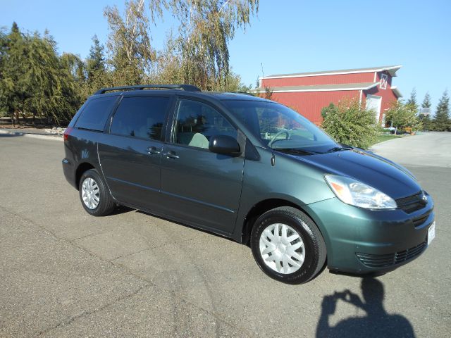 Toyota Sienna 2004 photo 4
