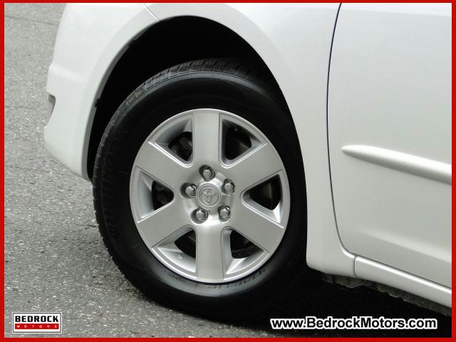 Toyota Sienna 2004 photo 3