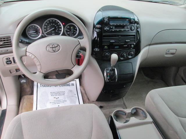 Toyota Sienna 2005 photo 11