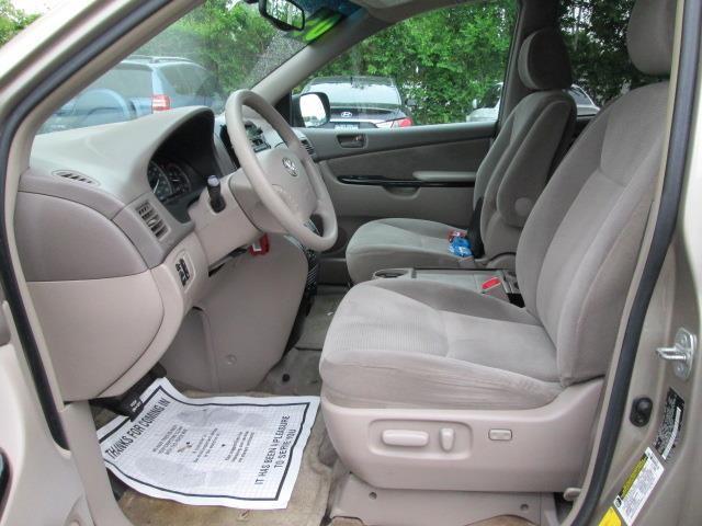 Toyota Sienna 2005 photo 16