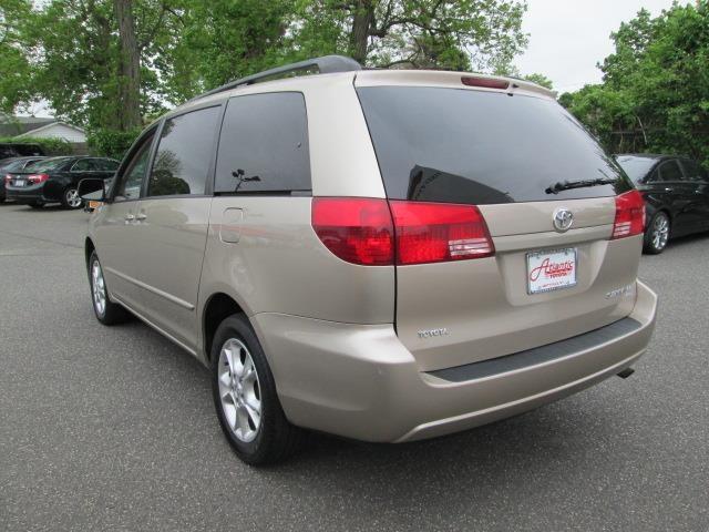 Toyota Sienna 2005 photo 23