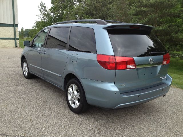 Toyota Sienna 2005 photo 17