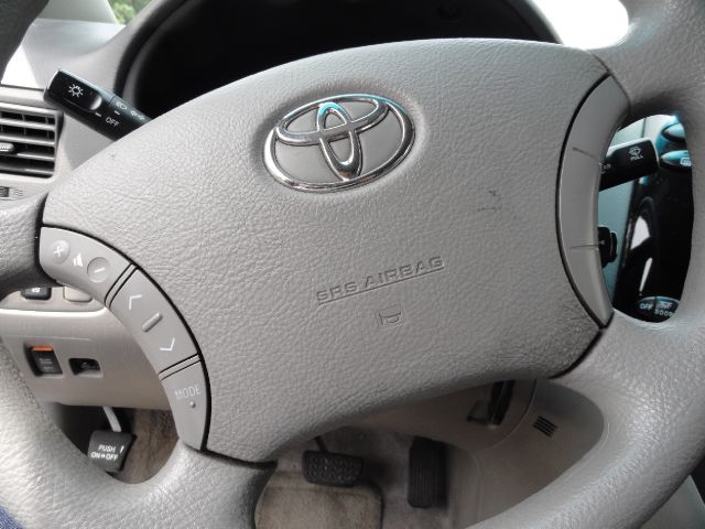 Toyota Sienna 2005 photo 2