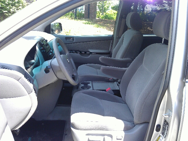 Toyota Sienna 4.6L XLT Sport MiniVan