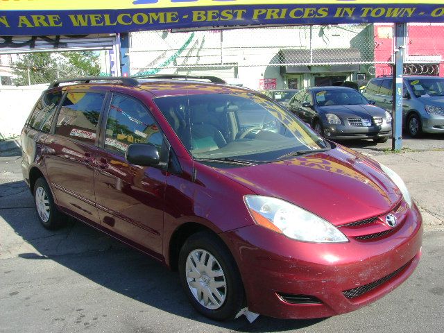 Toyota Sienna CX AWD SUV
