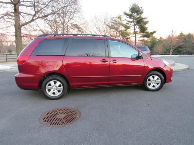 Toyota Sienna 2005 photo 3