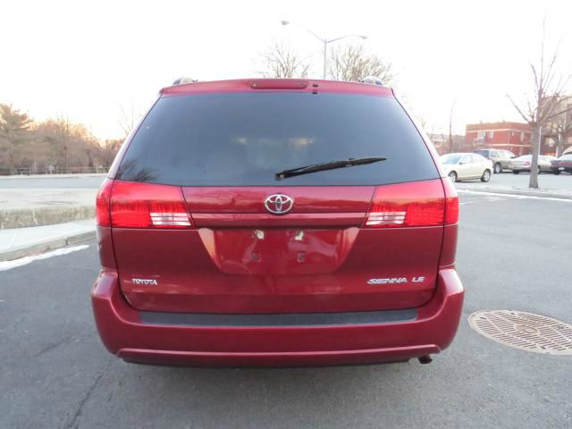 Toyota Sienna 2005 photo 4