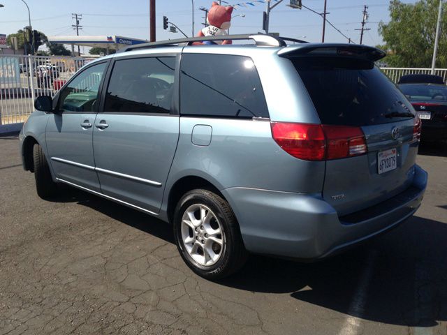 Toyota Sienna 2005 photo 1