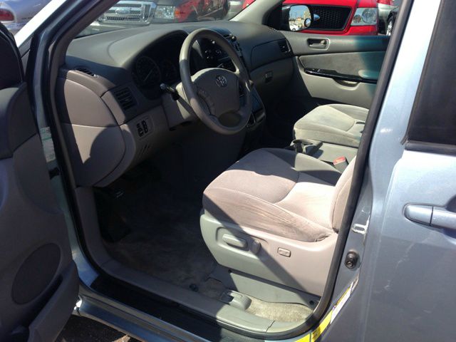 Toyota Sienna 2005 photo 3