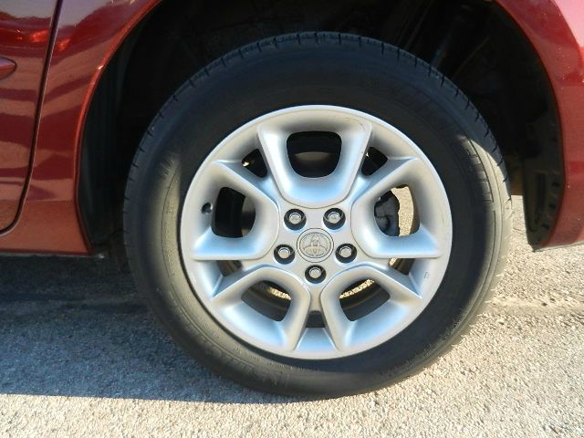 Toyota Sienna XLT 4.6L 4WD MiniVan