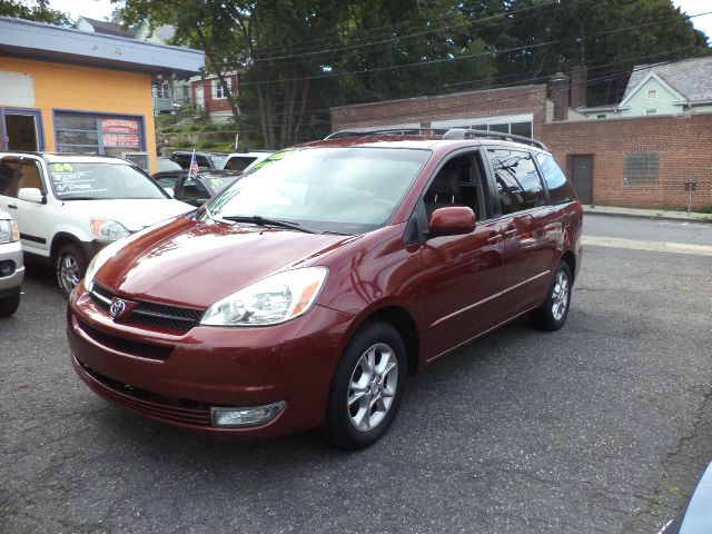 Toyota Sienna 2005 photo 1