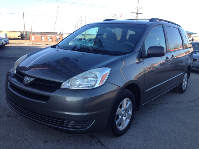 Toyota Sienna 2005 photo 2