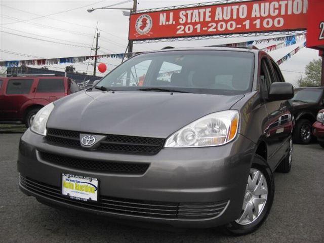 Toyota Sienna 2005 photo 2