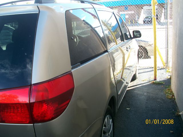 Toyota Sienna 2005 photo 3