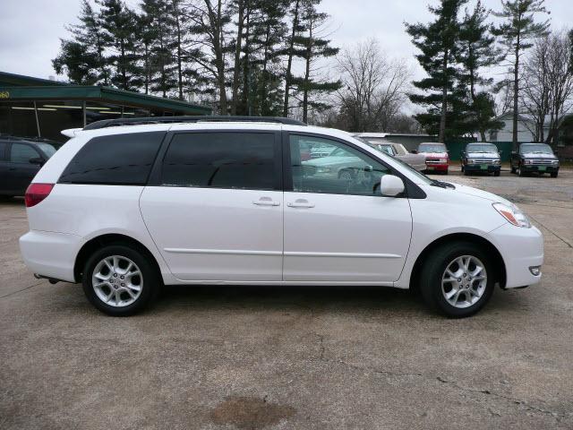 Toyota Sienna 2005 photo 1