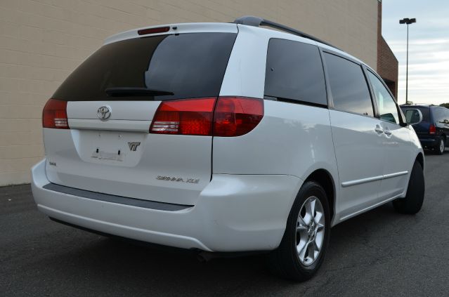 Toyota Sienna SEL Sport Utility 4D MiniVan