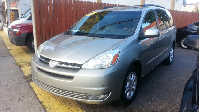 Toyota Sienna 2005 photo 1
