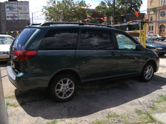 Toyota Sienna 2005 photo 1