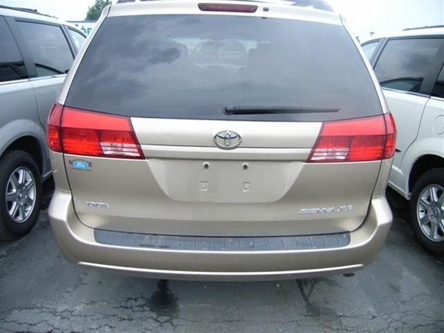 Toyota Sienna 2005 photo 3
