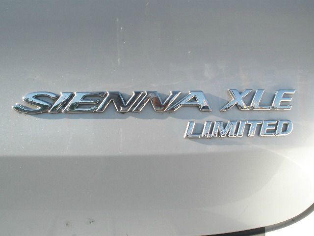 Toyota Sienna 2005 photo 10