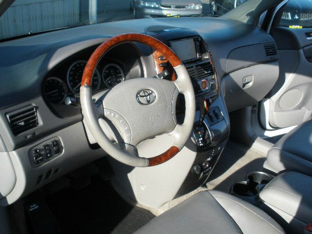 Toyota Sienna 2005 photo 17