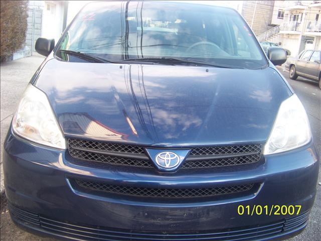 Toyota Sienna 2005 photo 1