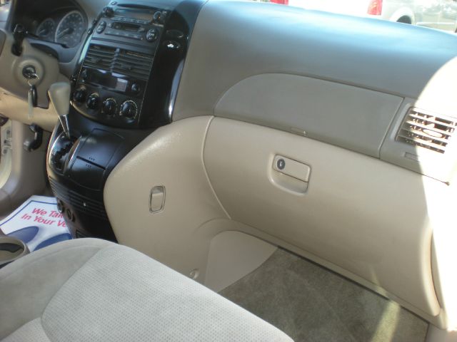 Toyota Sienna 2005 photo 3