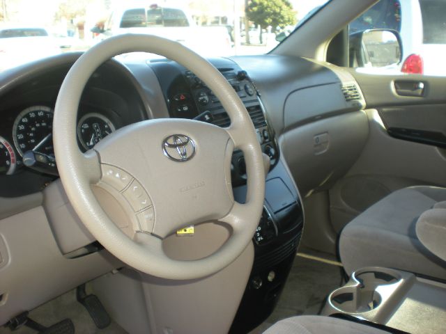 Toyota Sienna 2005 photo 4
