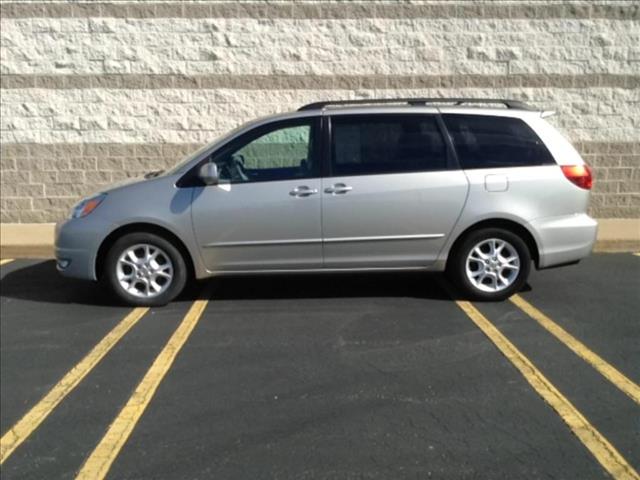 Toyota Sienna 2005 photo 2