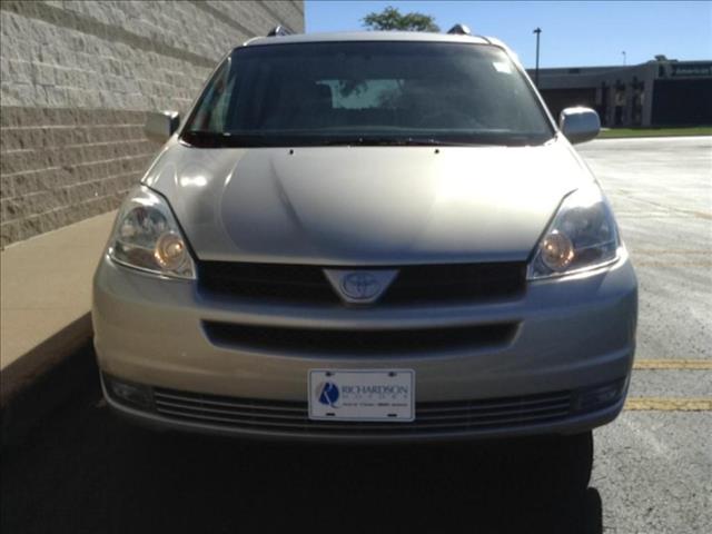 Toyota Sienna 2005 photo 3