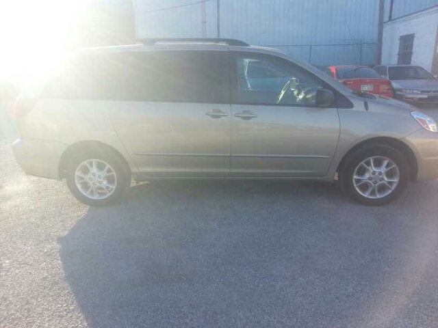 Toyota Sienna 2005 photo 1