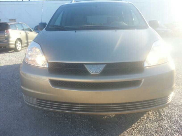 Toyota Sienna 2005 photo 2