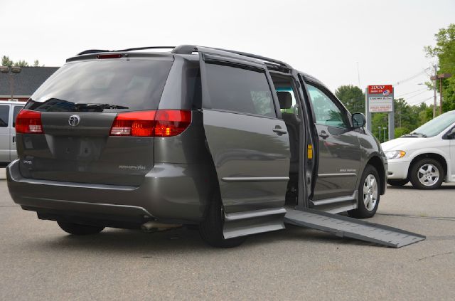 Toyota Sienna 2005 photo 5