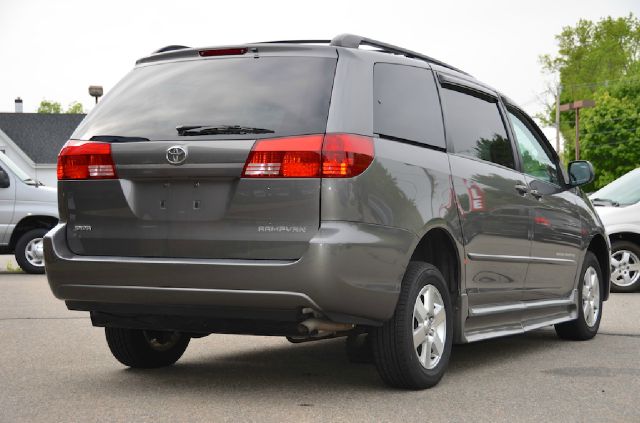 Toyota Sienna 2005 photo 6
