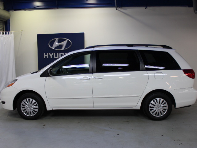 Toyota Sienna 2006 photo 1