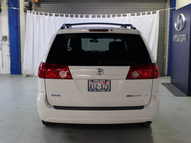 Toyota Sienna 2006 photo 3