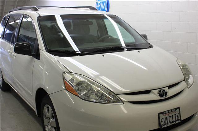 Toyota Sienna XLT Sport 4.6L 2WD MiniVan