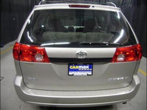 Toyota Sienna 2006 photo 4