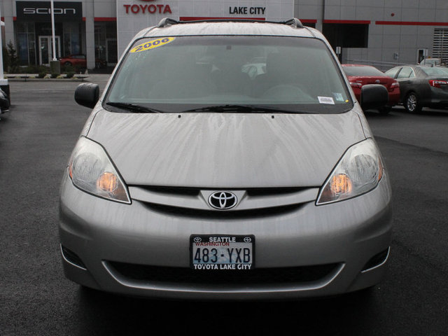 Toyota Sienna 2006 photo 1