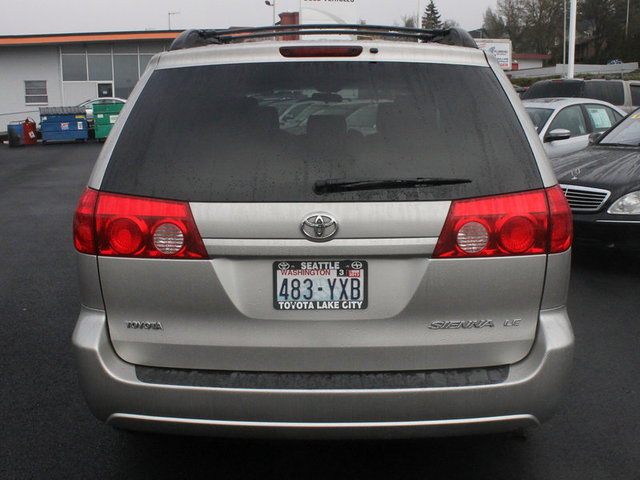 Toyota Sienna 2006 photo 4