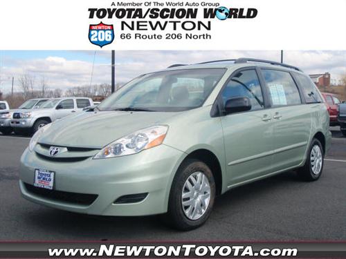 Toyota Sienna 2006 photo 1