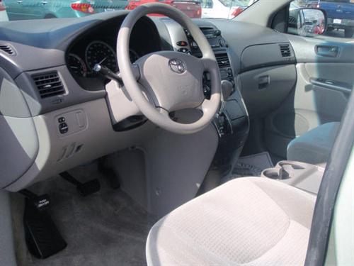 Toyota Sienna 2006 photo 3