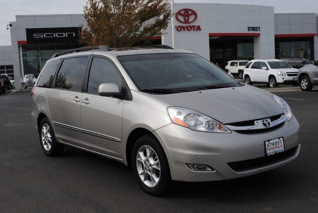Toyota Sienna Eddie Bauer 4x4 Unspecified
