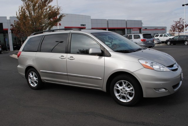 Toyota Sienna 2006 photo 1