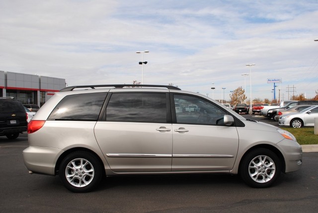 Toyota Sienna 2006 photo 3