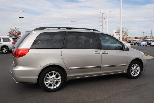 Toyota Sienna 2006 photo 4