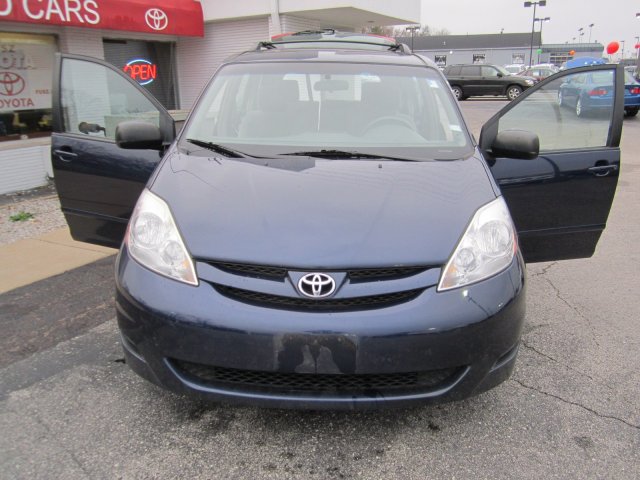 Toyota Sienna 2006 photo 1