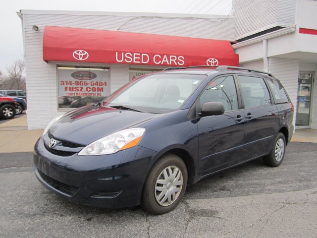 Toyota Sienna 2006 photo 2