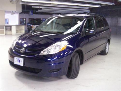 Toyota Sienna 2006 photo 2